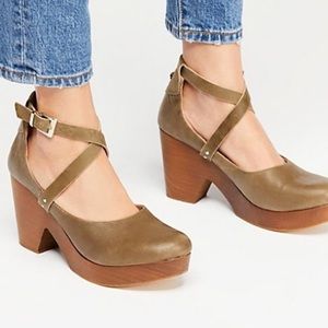 Free People Buena Vista Clog Khaki size 39